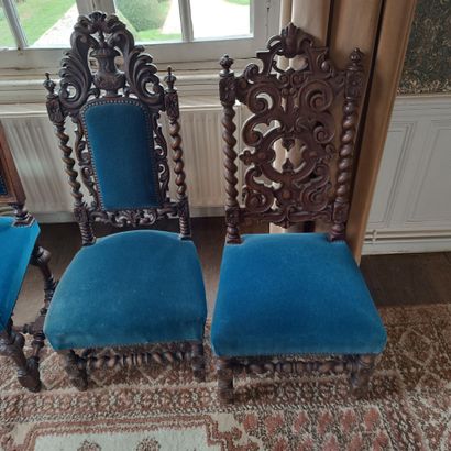 In Monsieur's bedroom
Reunion of three chairs...