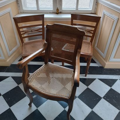 In the library
Reunion of a pair of chairs...