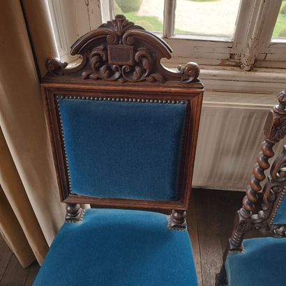 In Monsieur's bedroom
Reunion of three chairs...