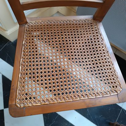 In the library
Reunion of a pair of chairs...