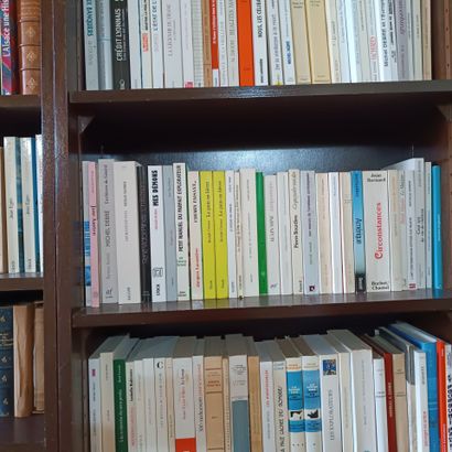 In the library / in the boudoir
Large lot...