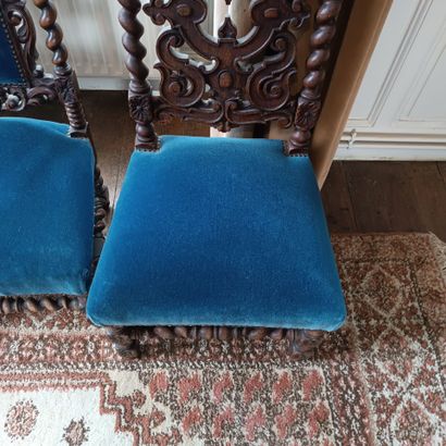In Monsieur's bedroom
Reunion of three chairs...