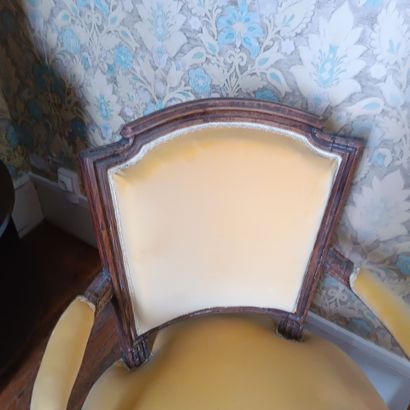 In the library / in the boudoir
Gendarme-cap...