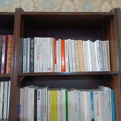 In the library / in the boudoir
Large lot...