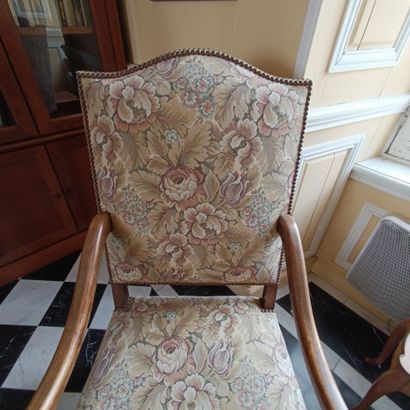 In the library
High-backed armchair in natural...