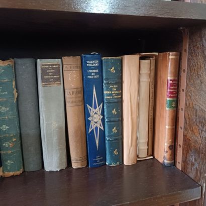 In the library / in the boudoir
Large lot...