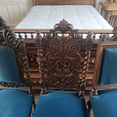 In Monsieur's bedroom
Reunion of three chairs...
