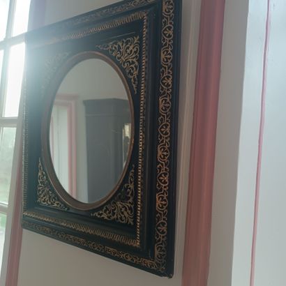In the pink and white living room
Gilded...