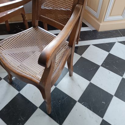 In the library
Reunion of a pair of chairs...