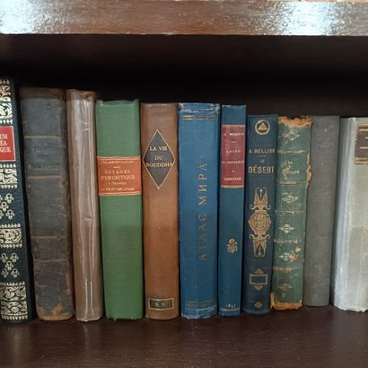 In the library / in the boudoir
Large lot...