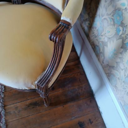 In the library / in the boudoir
Gendarme-cap...