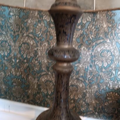 In Monsieur's bedroom
Table lamp in black...