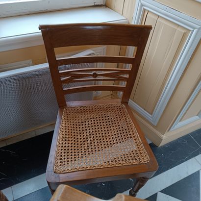 In the library
Reunion of a pair of chairs...
