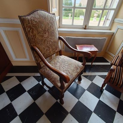 In the library
High-backed armchair in natural...
