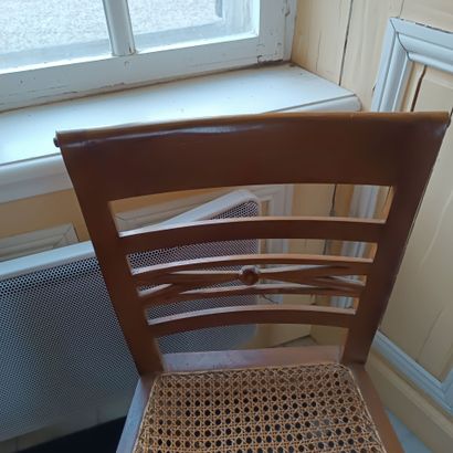 In the library
Reunion of a pair of chairs...