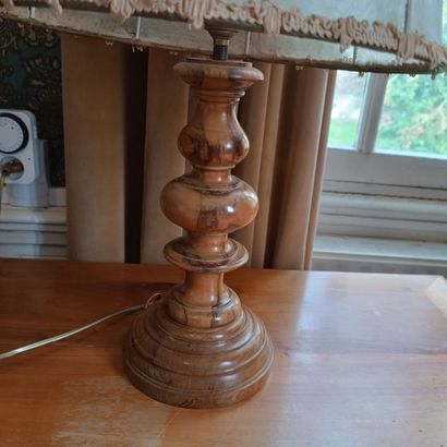 In Monsieur's bedroom
Olive wood lamp base.
H....