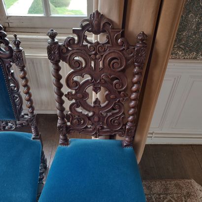 In Monsieur's bedroom
Reunion of three chairs...
