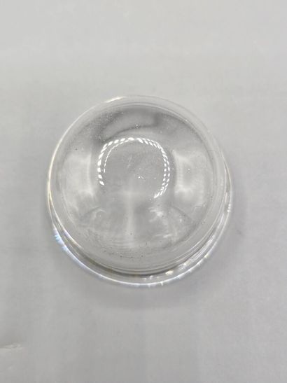 Salière tripode en argent à large frise de...