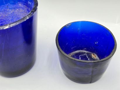 Set of 18 crystal oiler interiors: 8 blue...