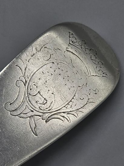 DRAGUIGNAN 1758 
Couvert de table en argent...