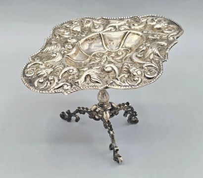Coupe ou sucrier formant table miniature...