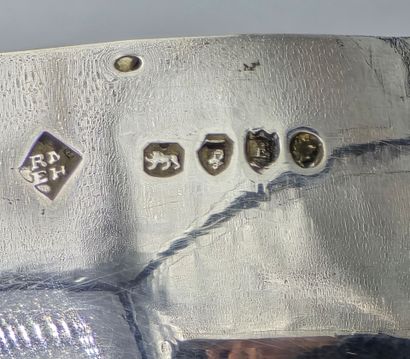 Londres 1880.

Paire de salières en argent,...