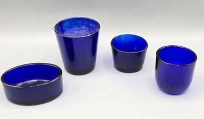 Set of 18 crystal oiler interiors: 8 blue...