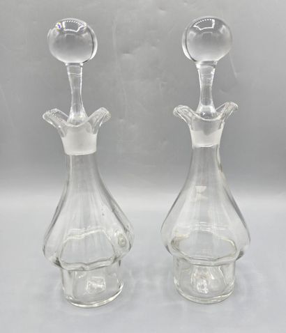 Miscellaneous lot of blue and white crystal...