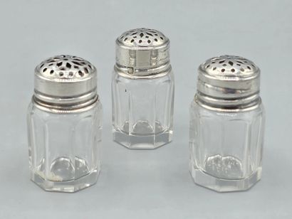 TETARD Frères 
Trio de salières en cristal,...