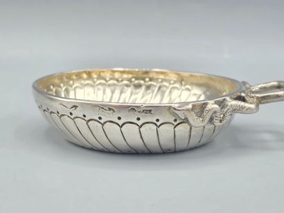 PARIS 1732-1738
Tastevin en argent de forme...