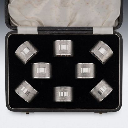 VINERS LTD 
Suite de 8 ronds de serviette...