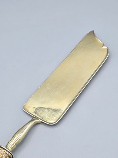 ODIOT, attribué à
Pelle à fraise en vermeil,...
