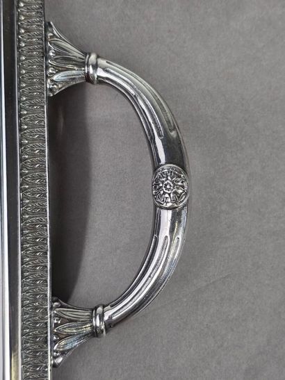 NOÉ

Rectangular silver-plated tray, edged...