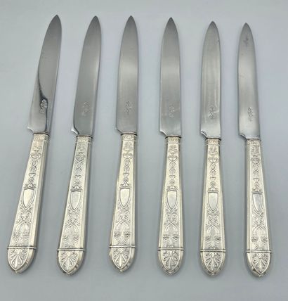 ODIOT et HENIN
Service de 6 couteaux de table,...