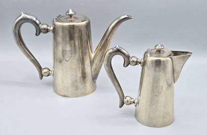 LADERIER
Service comprising a truncated-cone-shaped...