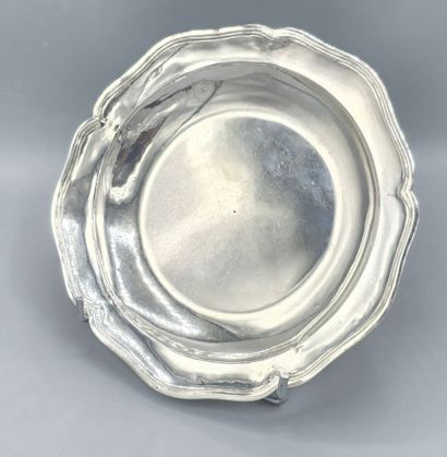 TROYES 1766
Assiette en argent de forme circulaire...