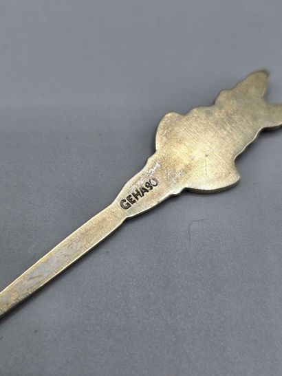 Set of 3 silver-plated metal spoons.
Spatulas...