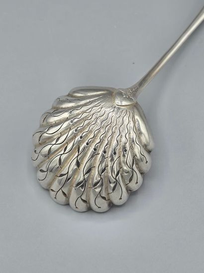 Silver-plated baguette sugar spoon with 