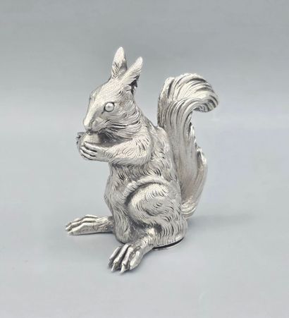 Salière en argent fondu figurant un écureuil...