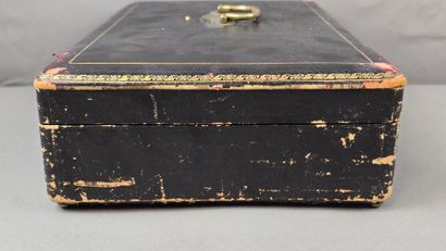 Grand coffret de ménagère avec dessus cuir...