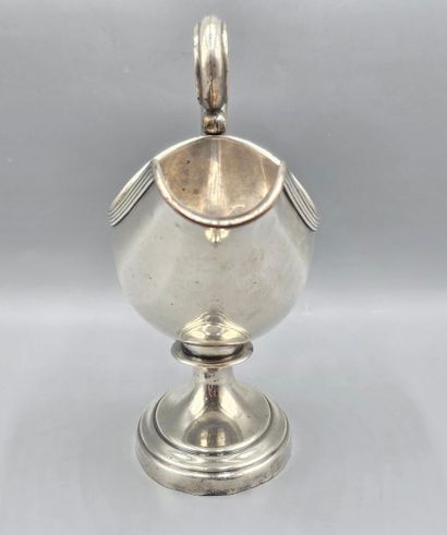 Henry KINDBERG
Lourde saucière 