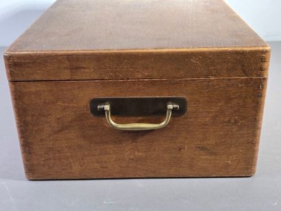 SAGLIER (frères & Cie)
Importante ménagère...