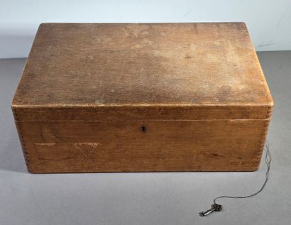 SAGLIER (frères & Cie)
Importante ménagère...