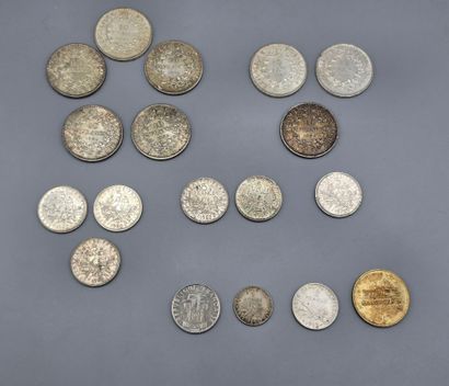 FRANCE. 
Lot de pièces en argent dont:
-...