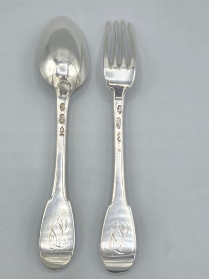 NANTES 1765 
Couvert de table en argent de...