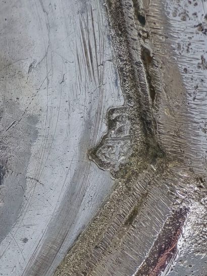 Deux flambeaux formant paire en argent du...