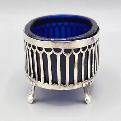 PARIS 1789 
Salière en argent de forme ovale,...