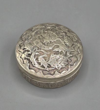 CHINE ou INDOCHINE
Boite circulaire en argent....