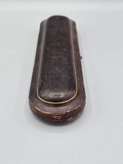 Étui ancien tapissé de velours et soie de...