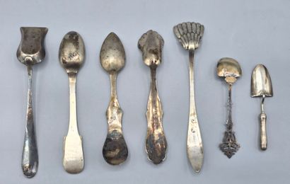 Lot de 7 pelles à sel en argent diverses...